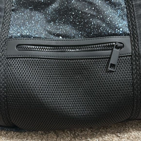 Lululemon - Picture 6 of 11